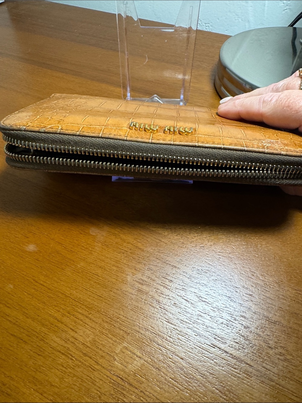 Miu Miu Cognac Croc-Embossed Zip Long Wallet with Gold Logo - Picture 4 of 11